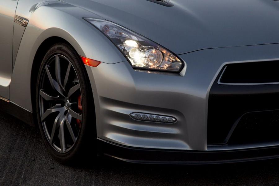  Nissan GT-R Premium 2013 года  (фото 20 из 36)
